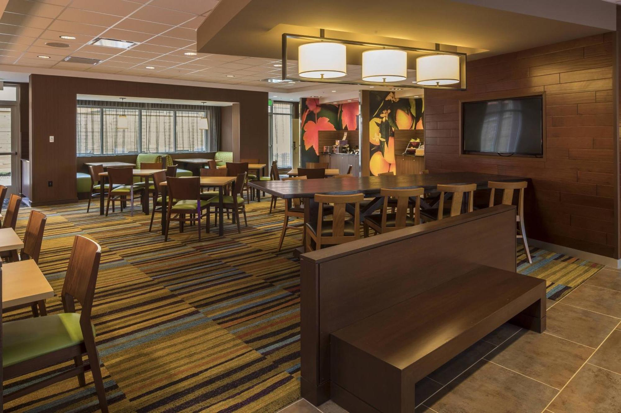 Fairfield Inn & Suites By Marriott Pittsburgh North/Mccandless Crossing McCandless Township Exterior photo